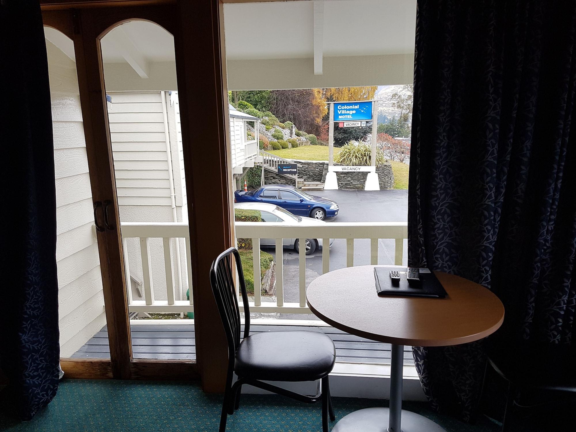 Lakeview Colonial 3*