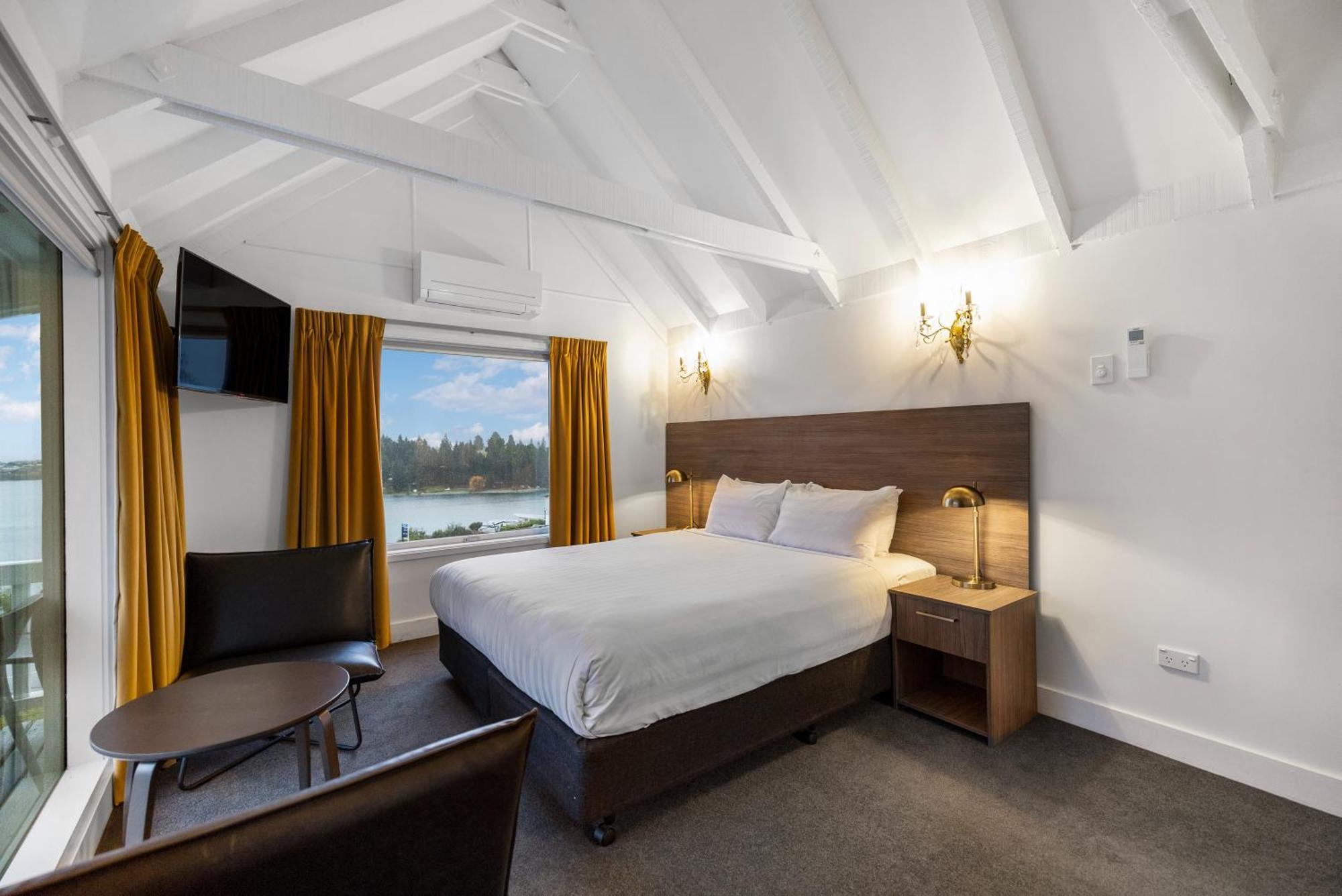 Lakeview Colonial Motel 3*